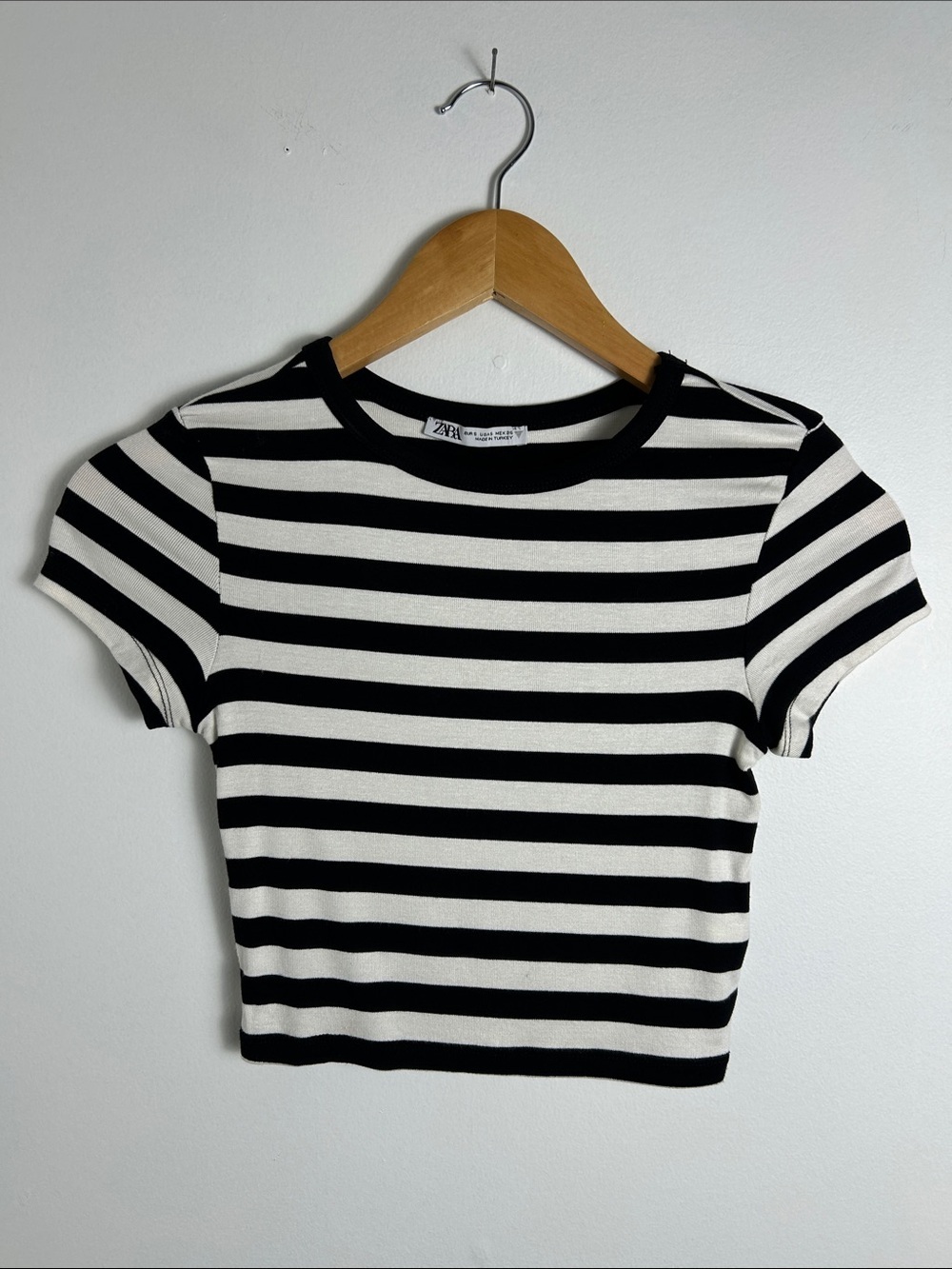 Zara Black and White Striped Crop Top women size small capsule wardrobe